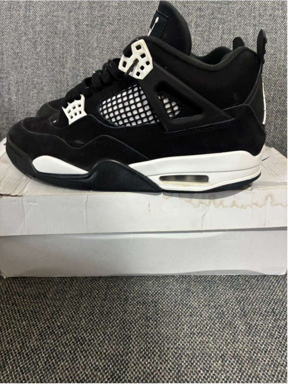 Men's Jordan Retro 4 Sneakers Black thunder Size 8.5